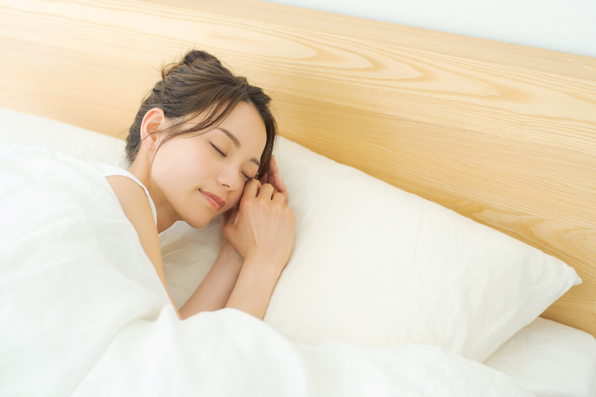 睡眠の女性の写真